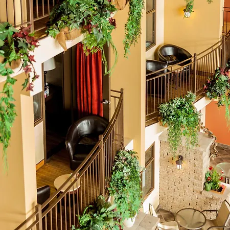 Hotel Ambassadeur Et Suites-2